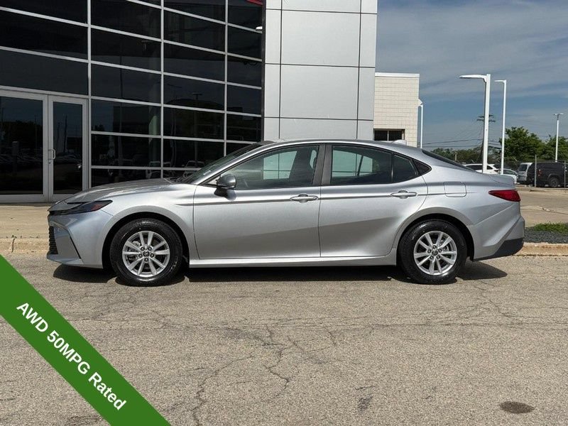Used 2025 Toyota Camry LE AWD/4WD image 6