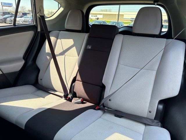 Used 2016 Toyota RAV4 XLE AWD/4WD image 24