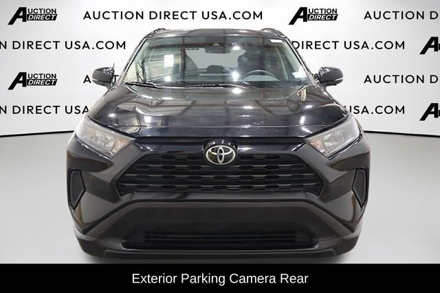 Used 2021 Toyota RAV4 LE video 3
