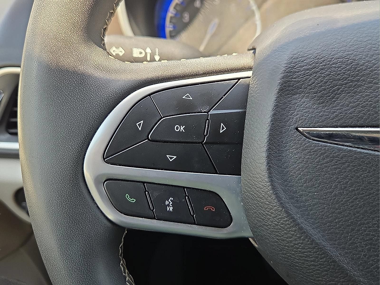 Used 2023 Chrysler Voyager LX FWD image 20