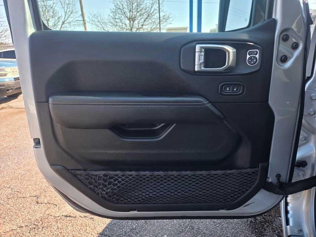 Used 2023 Jeep Gladiator Overland image 12