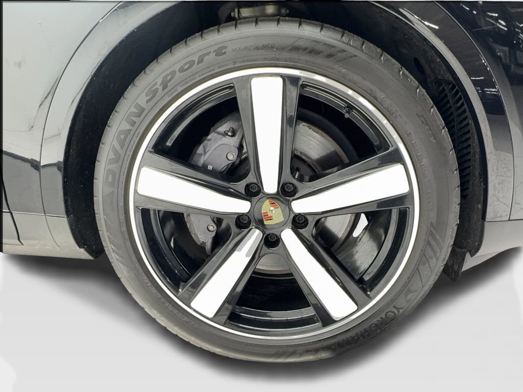 Used 2024 Porsche Cayenne Coupe image 13