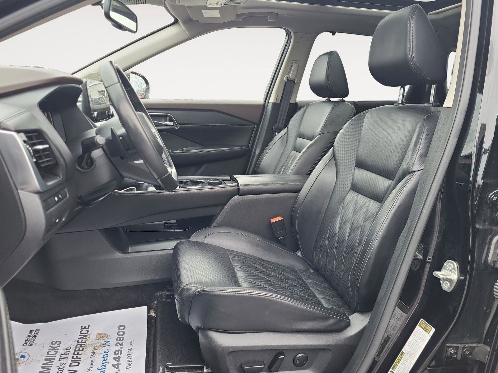 Used 2023 Nissan Rogue Platinum image 10