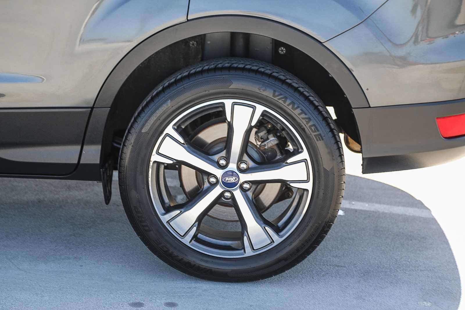 Used 2018 Ford Escape SEL FWD image 11