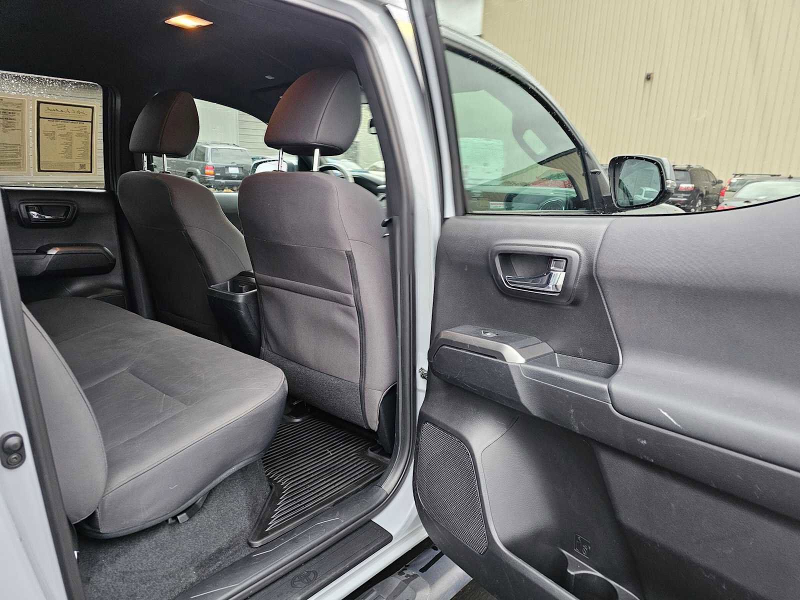 Used 2019 Toyota Tacoma TRD Sport image 14