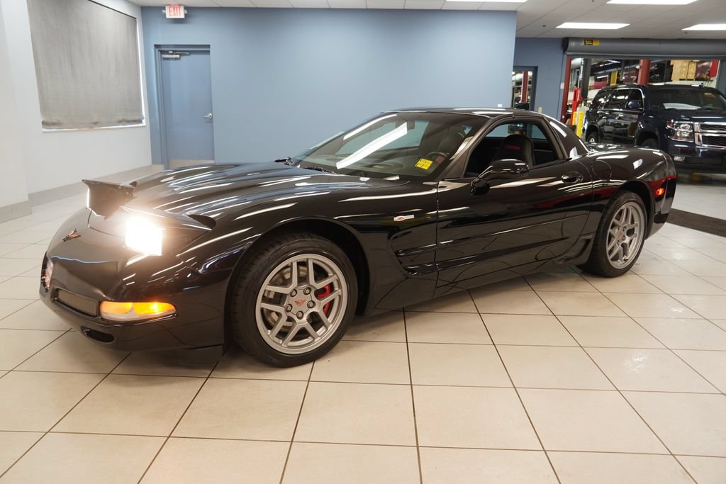 Used 2002 Chevrolet Corvette Z06 w/ Memory Pkg RWD image 2