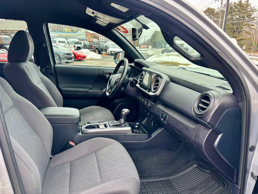 Used 2016 Toyota Tacoma TRD Sport w/ Exterior Package AWD/4WD image 13