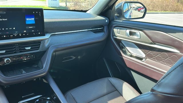 Used 2025 Ford Explorer Platinum w/ LUX Leather Package image 25