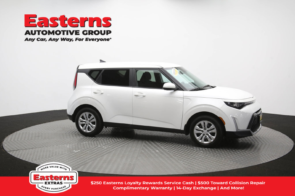 Used 2023 Kia Soul LX FWD image 46