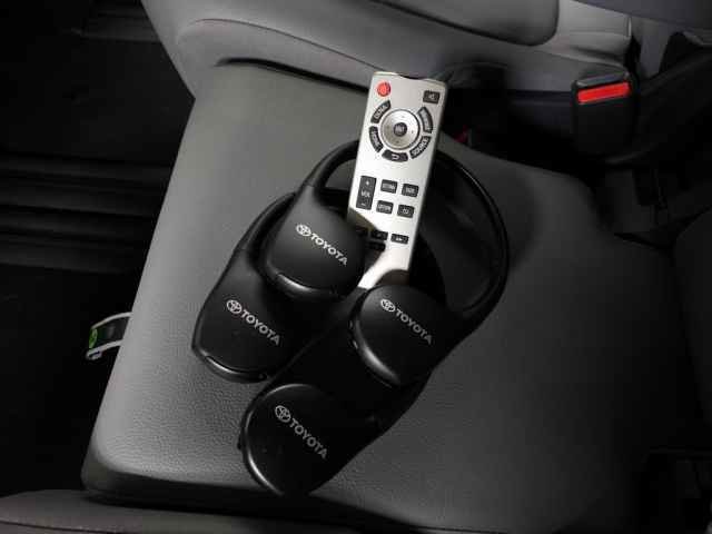 Used 2023 Toyota Sienna XLE image 37