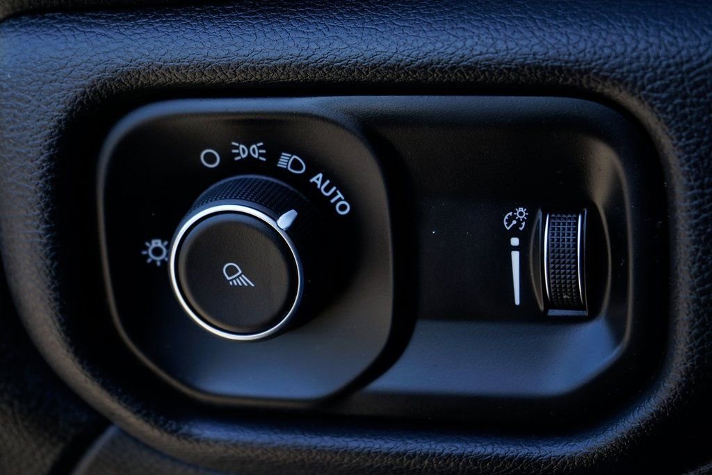 Used 2024 RAM 2500 Tradesman w/ Chrome Appearance Group image 20