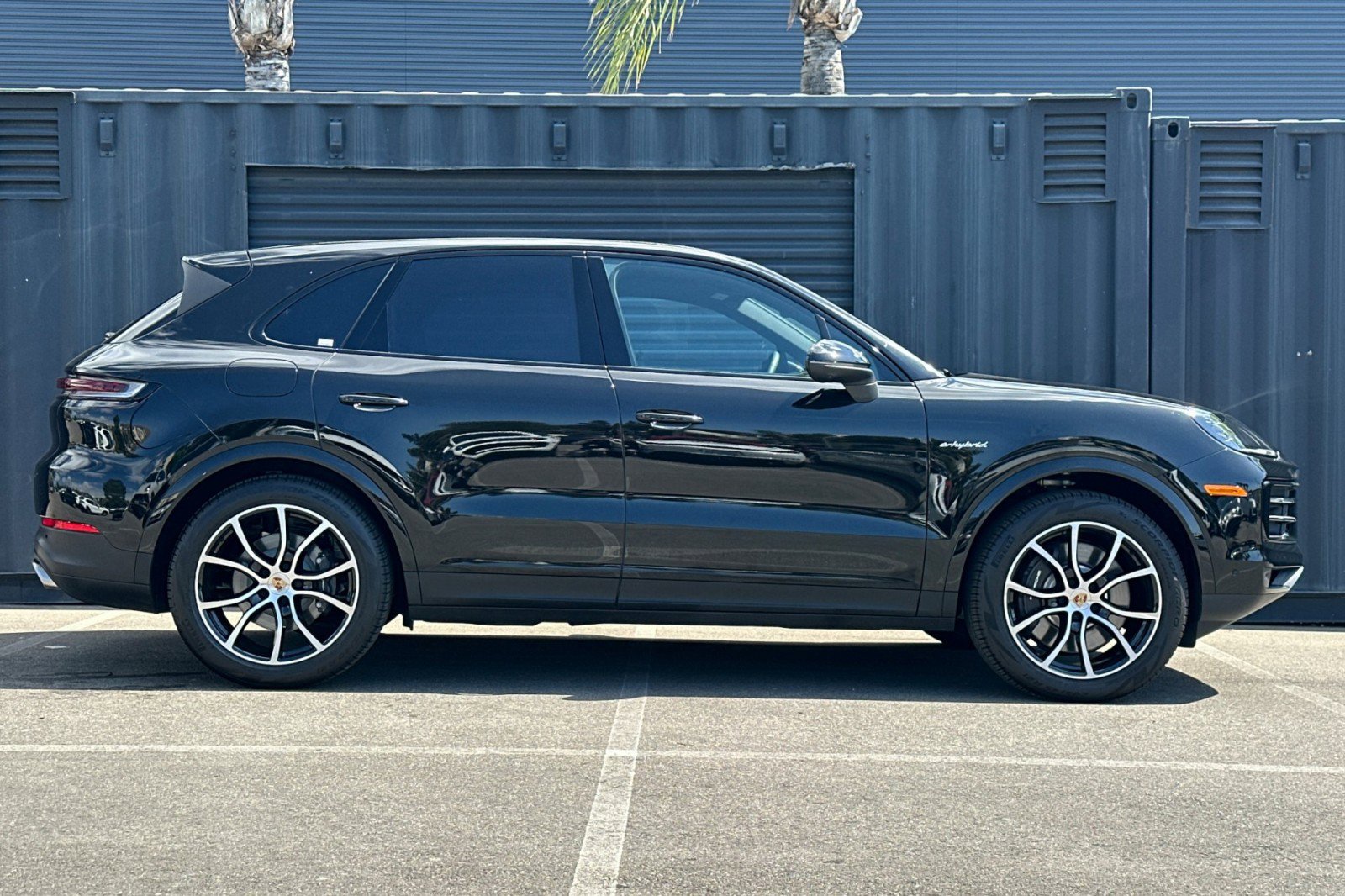 Certified 2025 Porsche Cayenne E-Hybrid image 9