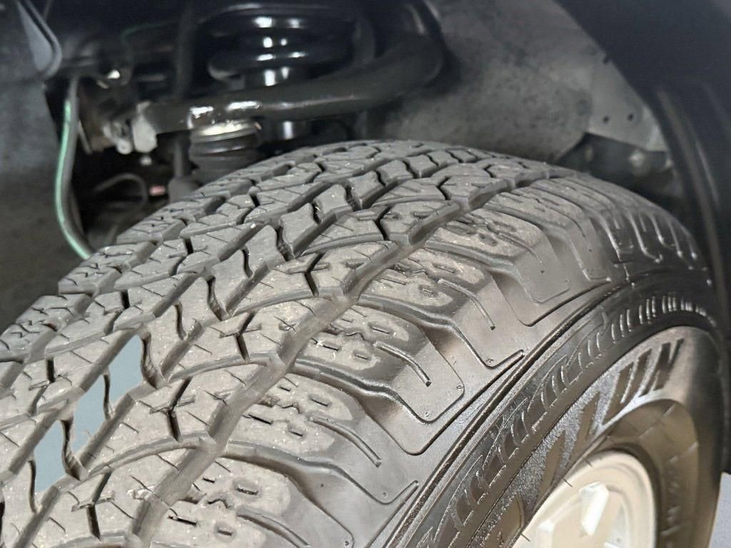 Used 2015 Toyota Tacoma PreRunner w/ SR5 Package image 19