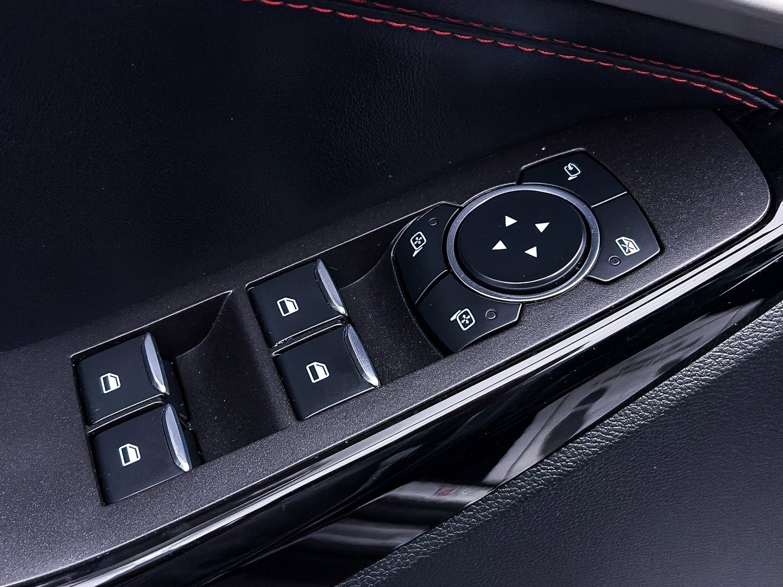 Used 2023 Ford Explorer ST-Line w/ Class IV Trailer Tow Package image 18