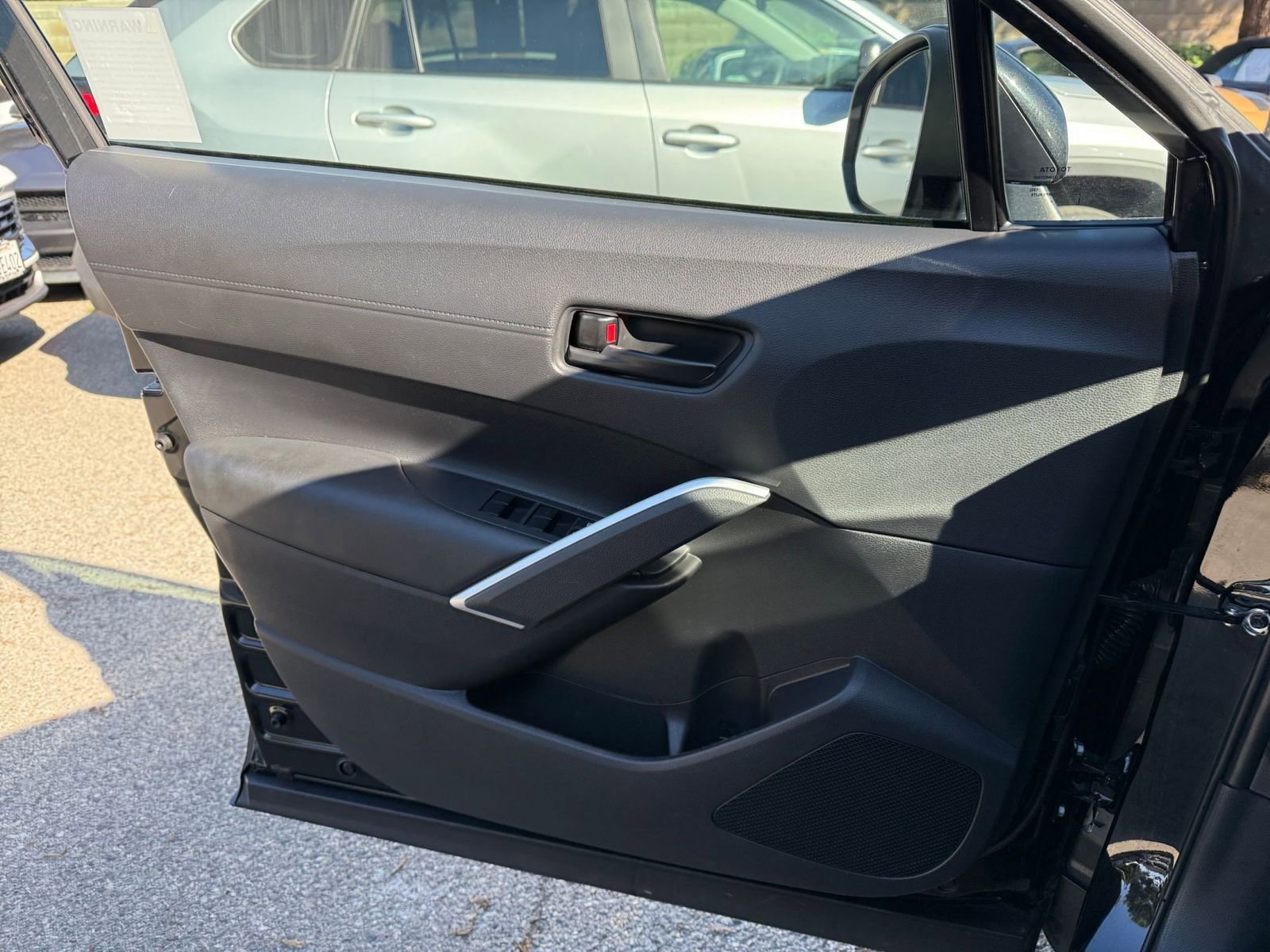 Used 2025 Toyota Corolla Cross LE image 20