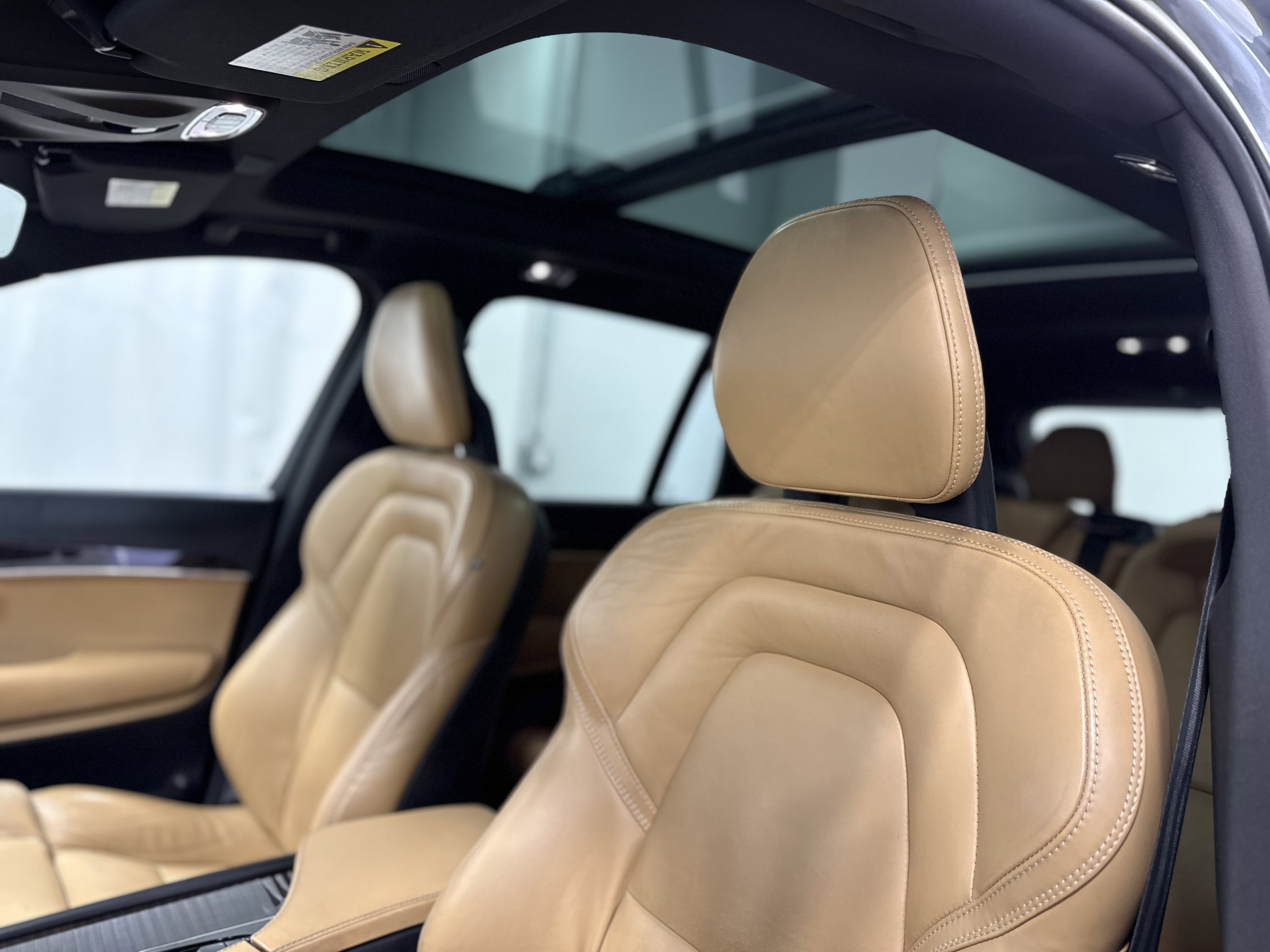 Used 2017 Volvo XC90 T6 Momentum w/ Vision Package image 14