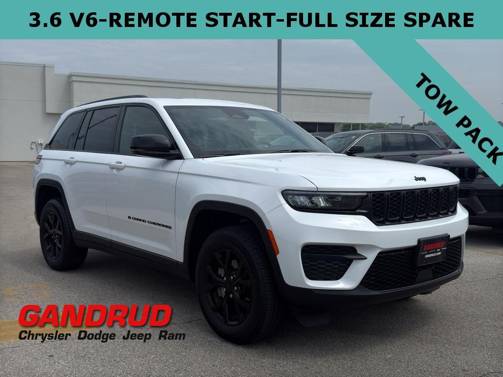 New 2025 Jeep Grand Cherokee Altitude w/ Trailer Tow Package