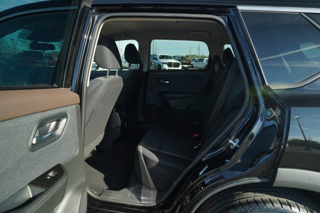 Used 2023 Nissan Rogue SV image 15