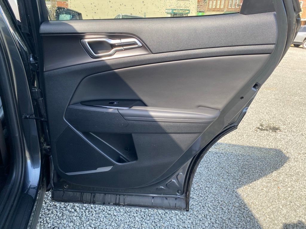 Used 2023 Kia Sportage EX image 18