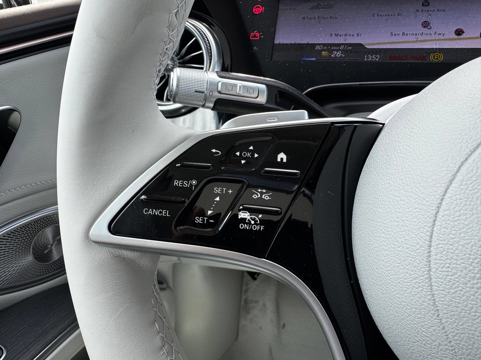 New 2026 Mercedes-Benz EQS 400 4MATIC SUV image 23