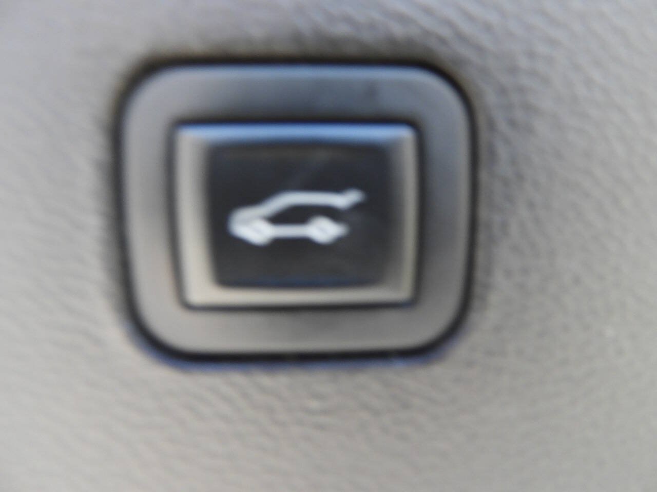 Used 2019 Buick Enclave Premium w/ Experience Buick Package AWD/4WD image 32