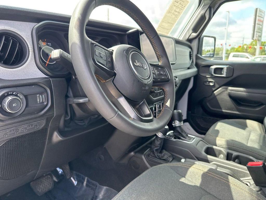 Used 2024 Jeep Wrangler Sport S image 9