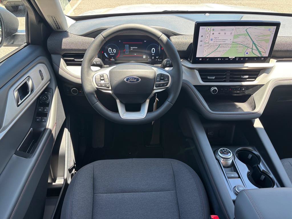 New 2026 Ford Explorer Active RWD image 14