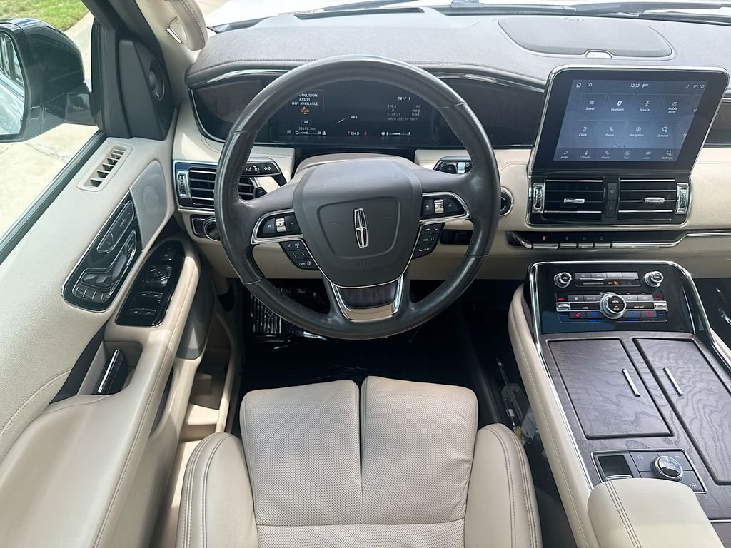 Used 2020 Lincoln Navigator Reserve w/ Luxury Package AWD/4WD image 11