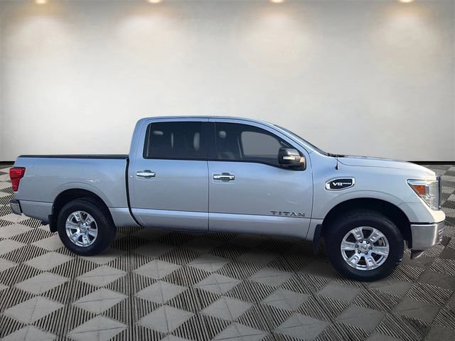 Used 2017 Nissan Titan SV RWD image 4