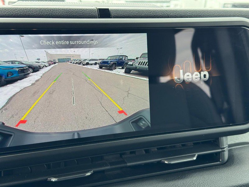 Used 2024 Jeep Gladiator Sport image 21