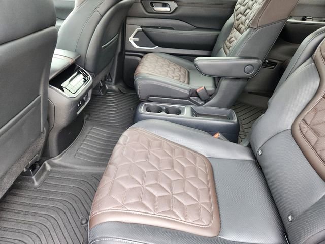 Used 2025 Nissan Armada Platinum Reserve RWD image 32