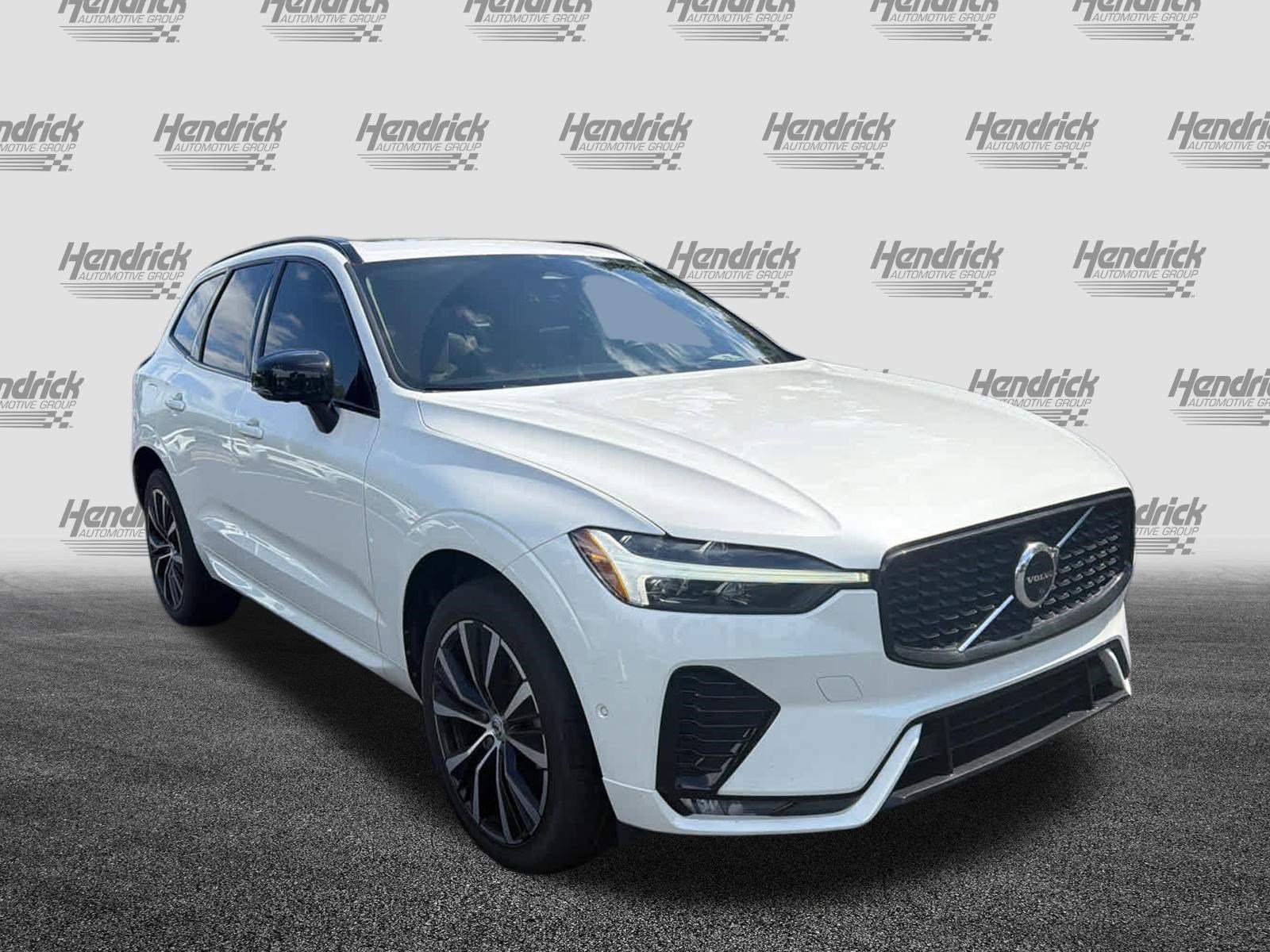 Certified 2023 Volvo XC60 B5 Ultimate w/ Protection Package Premier FWD image 2