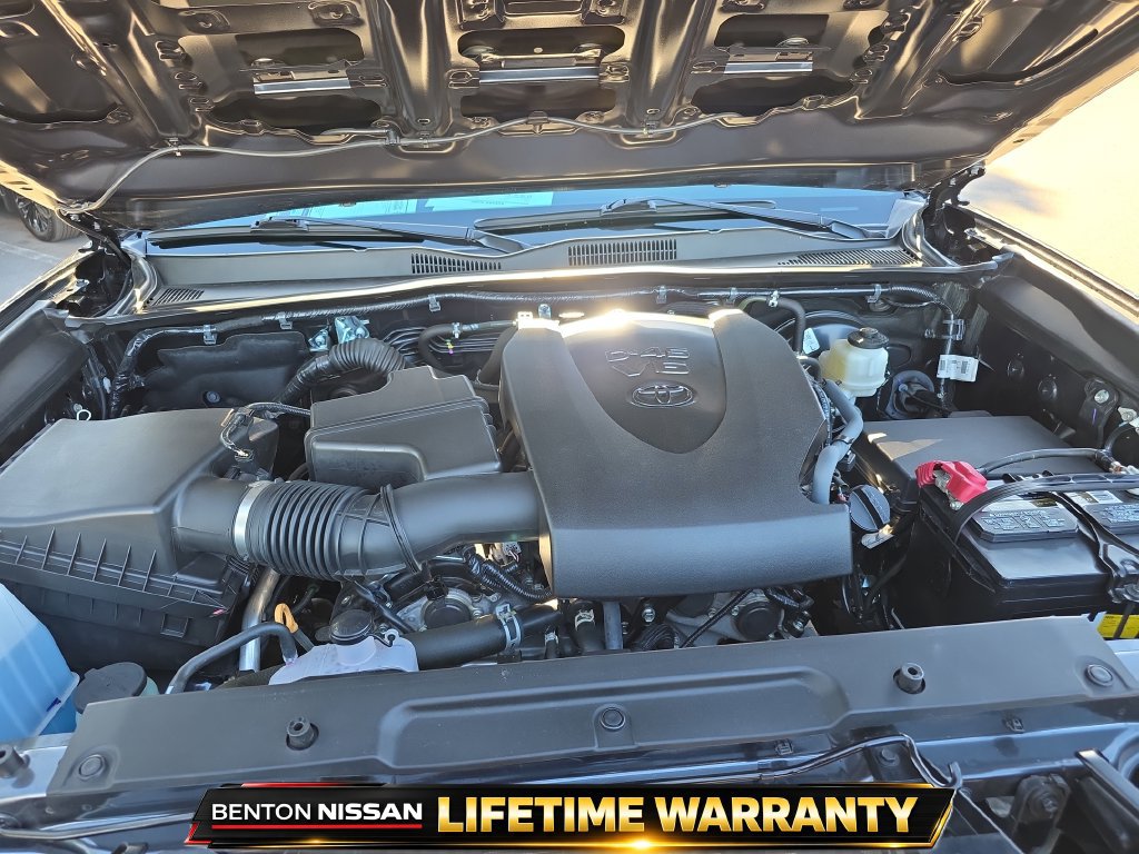 Used 2022 Toyota Tacoma TRD Sport w/ Technology Package AWD/4WD image 15