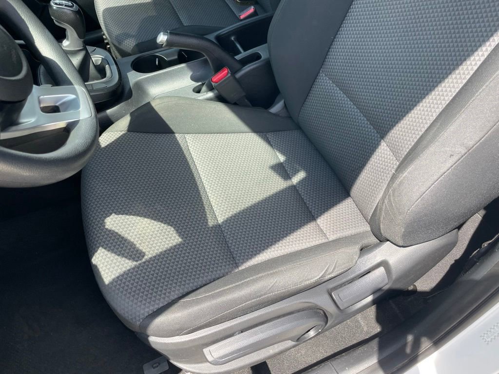 Used 2020 Kia Soul LX FWD image 21