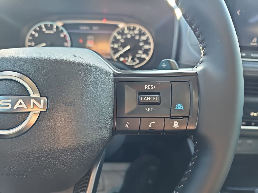 Used 2025 Nissan Rogue SV w/ SV Premium Package image 22