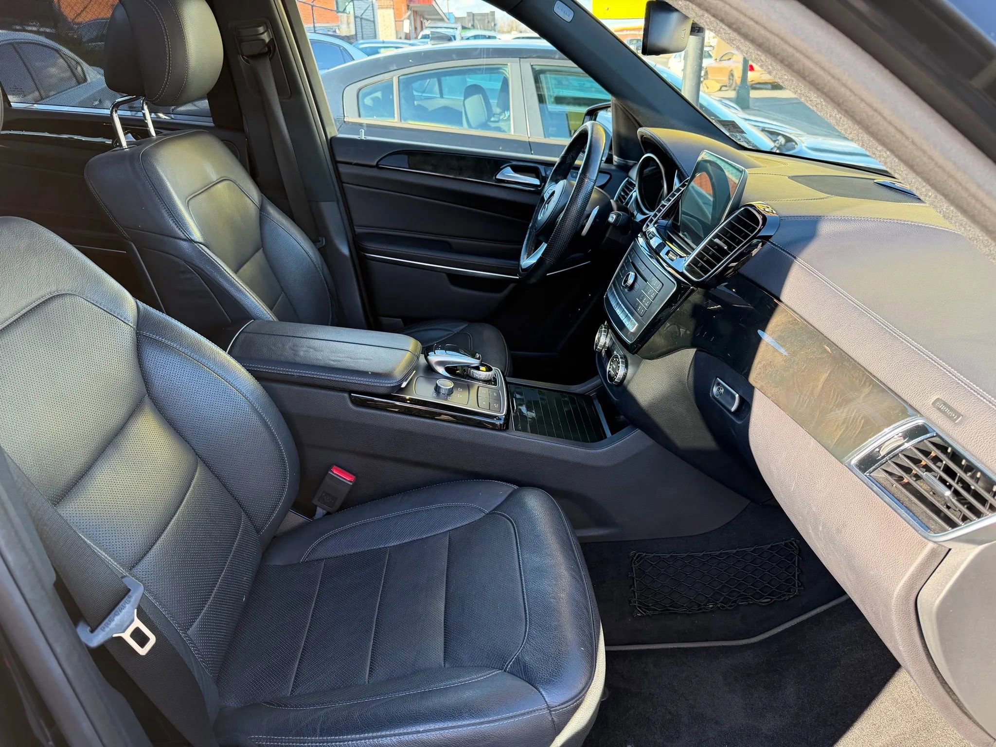 Used 2017 Mercedes-Benz GLS 550 4MATIC w/ Driver Assistance Package image 9