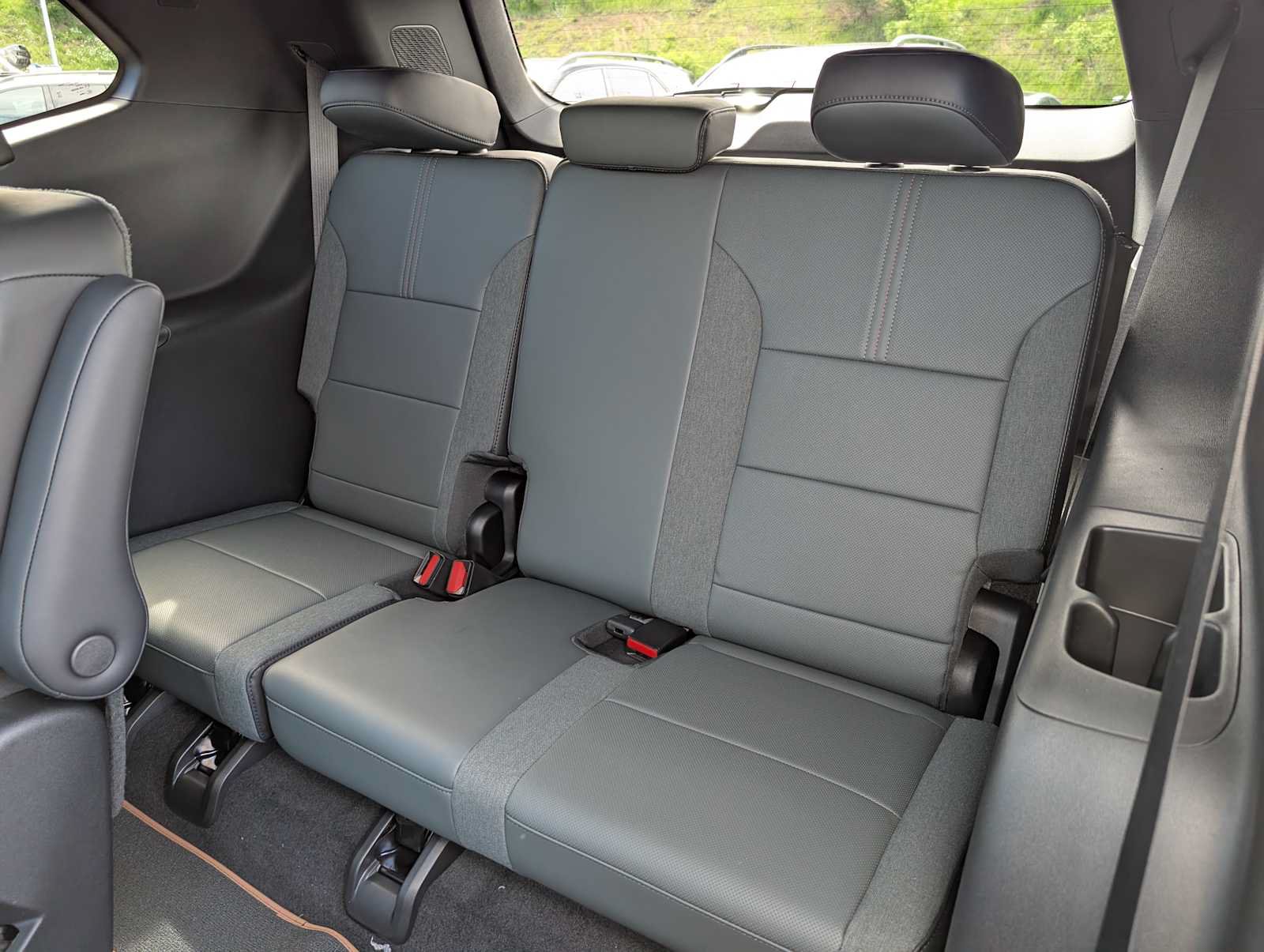 New 2026 GMC Acadia AT4 w/ Luxury Package AWD/4WD image 18