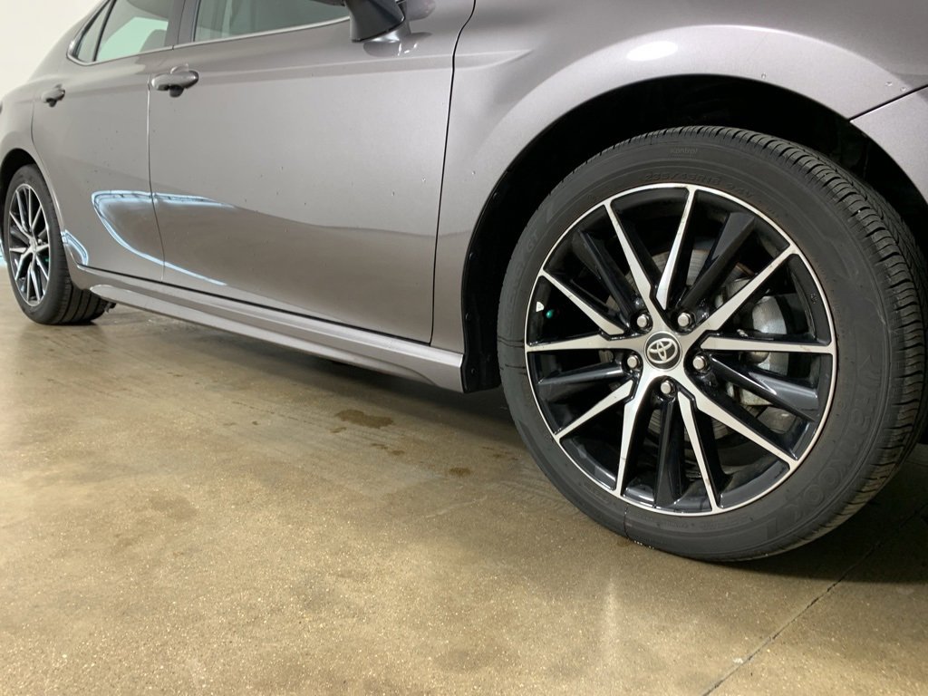 Used 2024 Toyota Camry SE w/ Convenience Package image 6