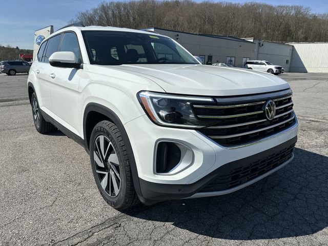 Used 2025 Volkswagen Atlas SE AWD/4WD image 11