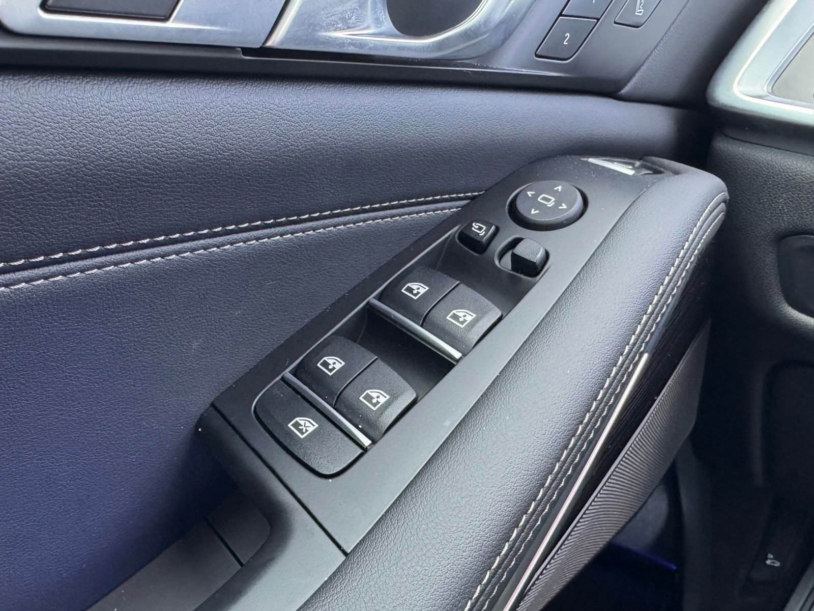 Used 2026 BMW X5 xDrive40i w/ M Sport Package image 23