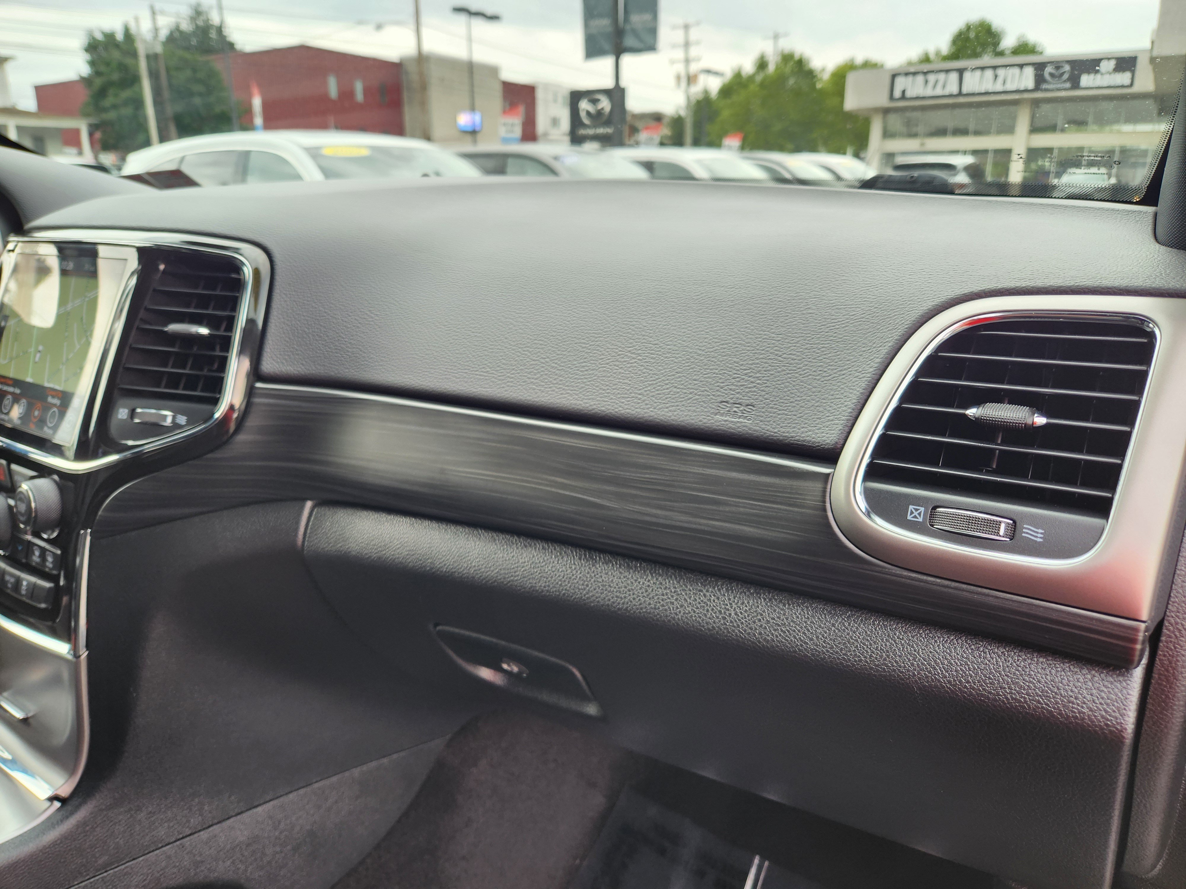 Used 2022 Jeep Grand Cherokee Laredo X AWD/4WD image 17