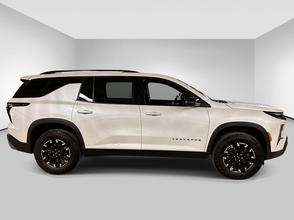 Used 2024 Chevrolet Traverse Z71 image 6
