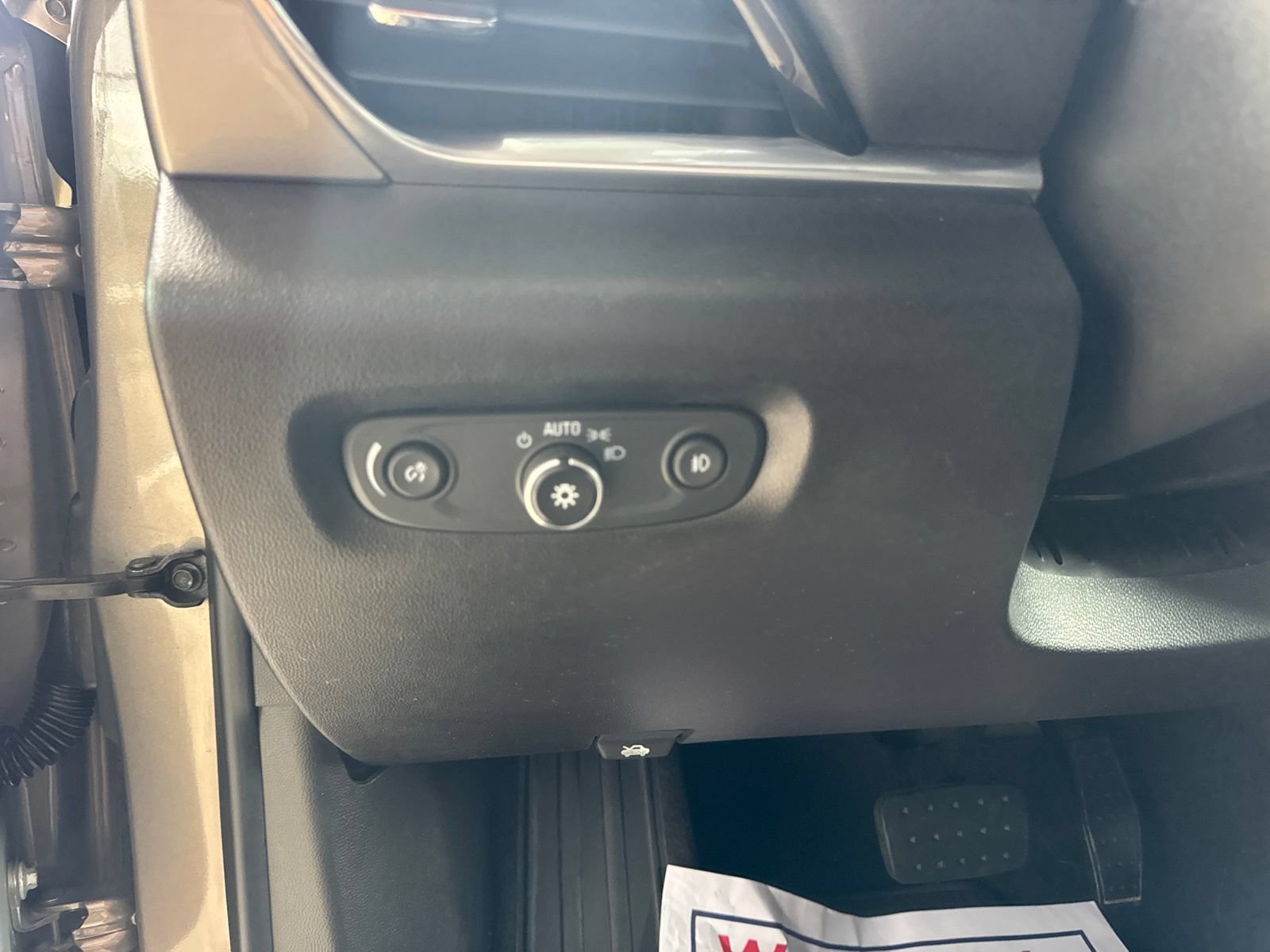 Used 2019 Chevrolet Traverse LT FWD image 24