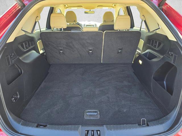 Used 2018 Ford Edge SEL w/ Equipment Group 201A FWD image 11