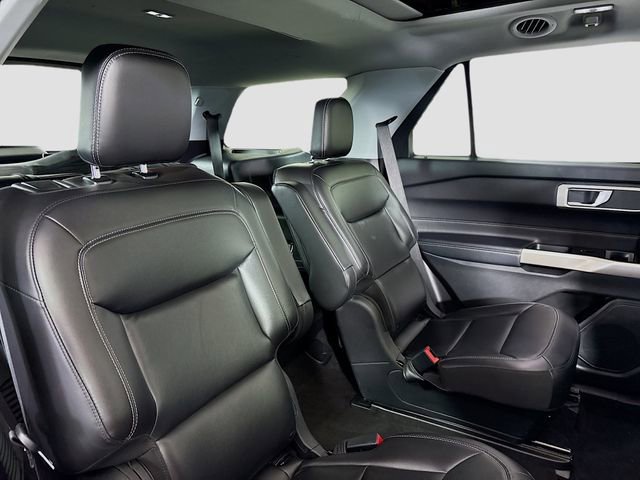 Used 2022 Ford Explorer XLT w/ Equipment Group 202A AWD/4WD image 29