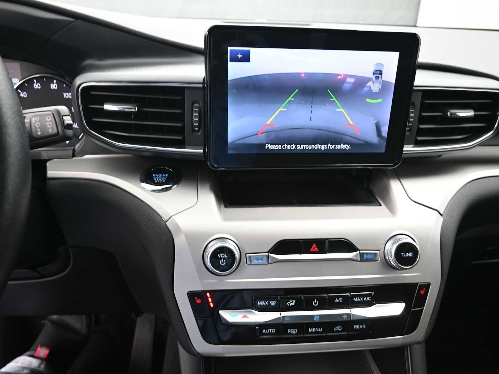 Used 2022 Ford Explorer XLT image 14