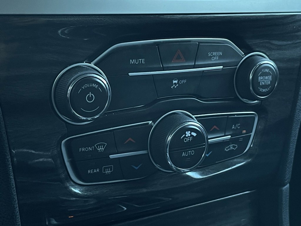 Used 2022 Chrysler 300 Touring w/ Sport Appearance Package image 22