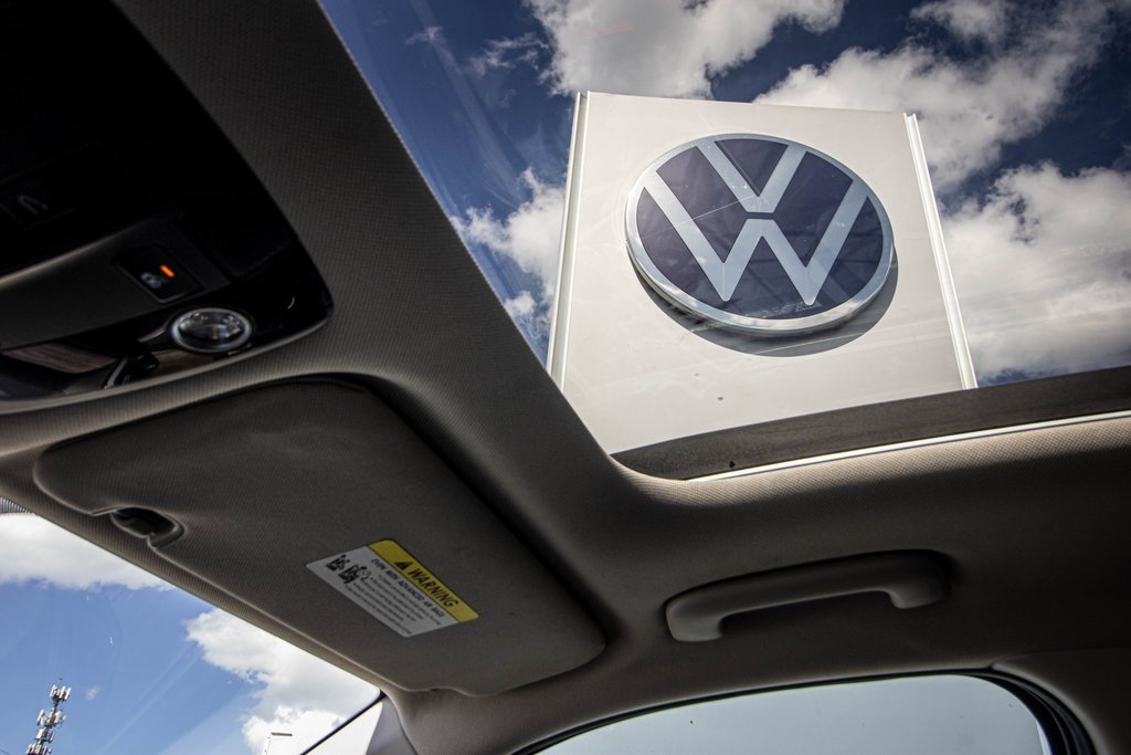 Used 2023 Kia Sorento S w/ Panoramic Sunroof Package image 2