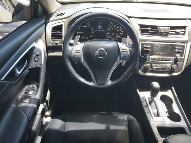 Used 2017 Nissan Altima 2.5 SR w/ Interior Lighting Package image 26