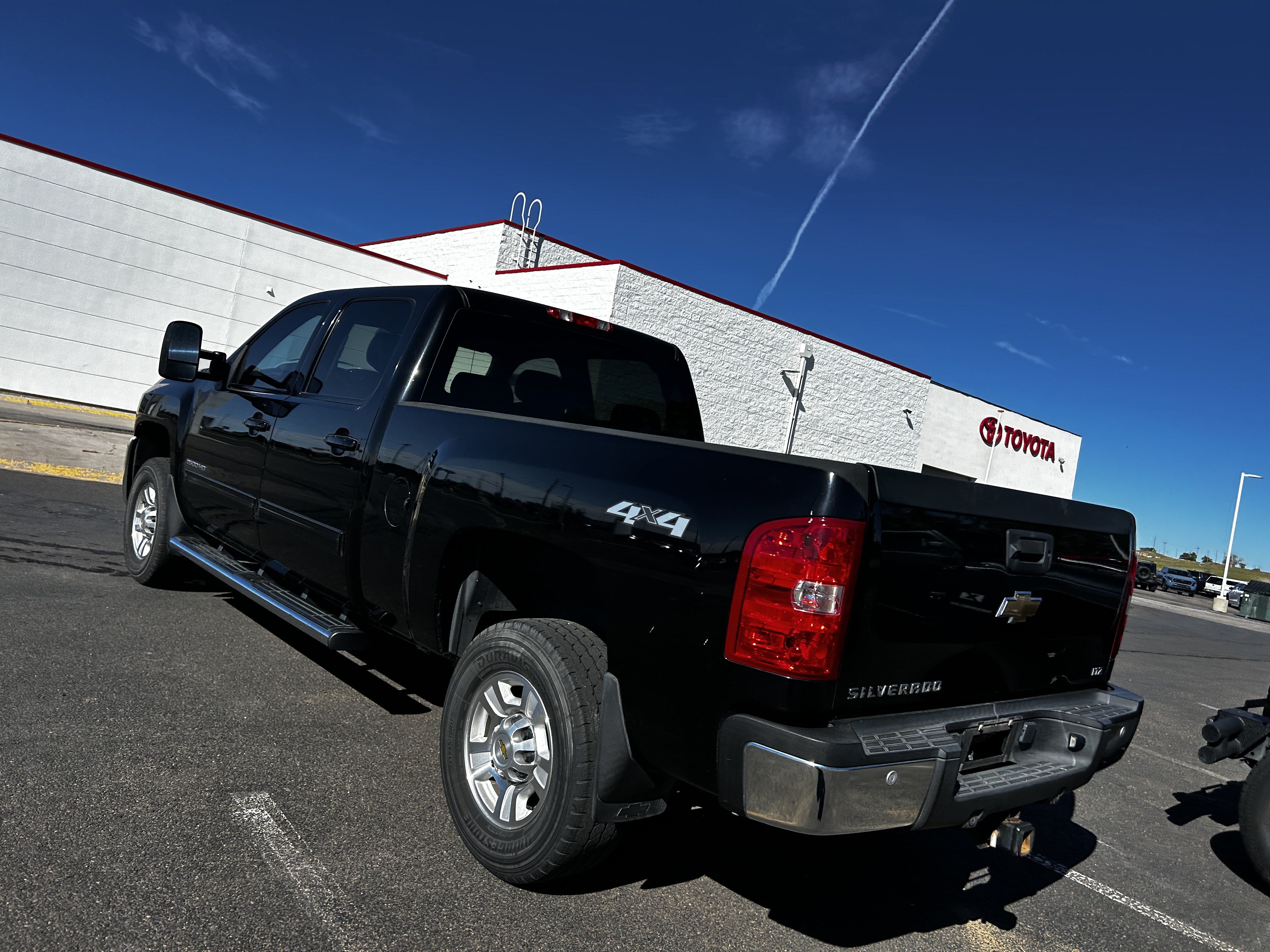 Used 2010 Chevrolet Silverado 2500 LTZ w/ Convenience Package AWD/4WD image 3